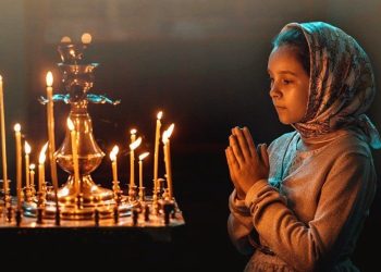 Молитва дітей за померлих батьків: пам’ять, вдячність і вічна любов