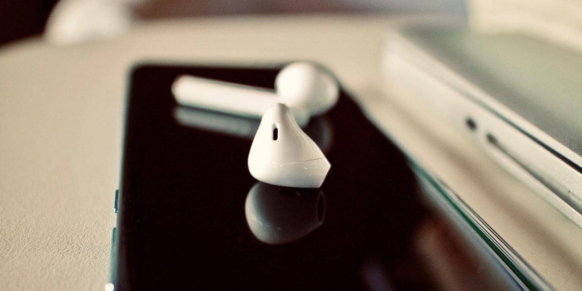 earbuds, smartphone, sound, music, audio, earphones, wireless, wireless earphones, airpods, modern, device, phone, technology, closeup, earbuds, earbuds, earbuds, earbuds, earbuds, airpods, airpods, airpods
