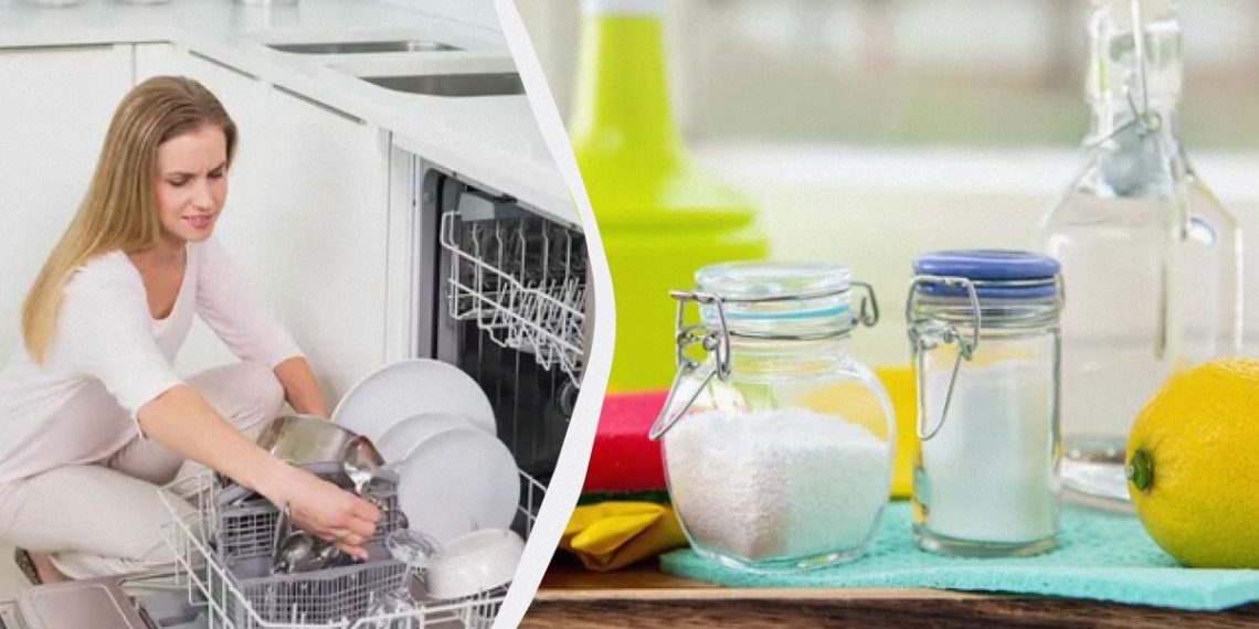 Що залити в посудомийку, щоб прочистити її від залишків їжі: 3 найкращі засоби