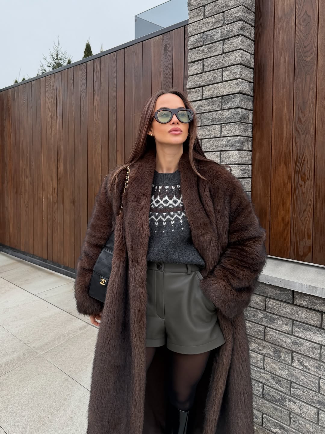 Як носити шкіряні шорти взимку: стильний приклад від Парфільєвої та колишньої Цимбалюка