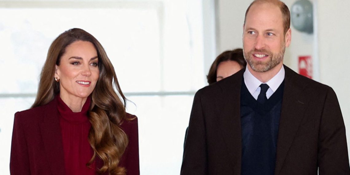 У трендовому кольорі бургунді: модний вихід Кейт Міддлтон